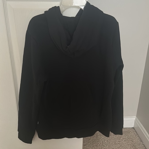 Puma sweatshirt size medium new with tags - Picture 2 of 2